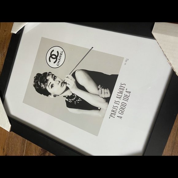 FAIRCHILD PARIS-NWT Framed Art-CHANEL & Audrey - Picture 8 of 9